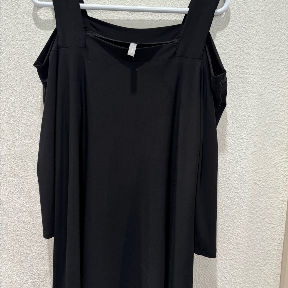 Excellent Condition Last Tango Cold Shoulder Top